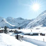 Ameron Swiss Mountain 4*