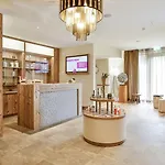美隆达沃斯瑞士山庄度假酒店 4*